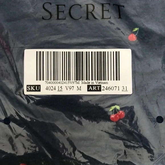 🆕PINK GIRLFRIEND LONG SLEEVE CHERRIES CROPPED TEE M🆕 - Picture 4 of 4